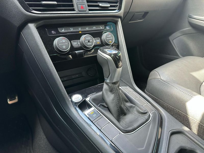 Volkswagen Taos Highline 1.4 250 TSI Flex Aut. 2021/2022 CONCEPT MOTORS PASSO FUNDO / Carros no Vale