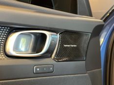Volvo XC40 T-5 R-DESIGN 1.5 FWD (HÃ­brido) 2021/2021 CONCEPT MOTORS PASSO FUNDO / Carros no Vale