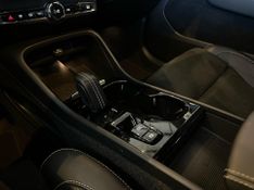 Volvo XC40 T-5 R-DESIGN 1.5 FWD (HÃ­brido) 2020/2021 CONCEPT MOTORS PASSO FUNDO / Carros no Vale