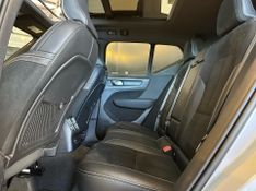 Volvo XC40 T-5 R-DESIGN 1.5 FWD (HÃ­brido) 2020/2021 CONCEPT MOTORS PASSO FUNDO / Carros no Vale
