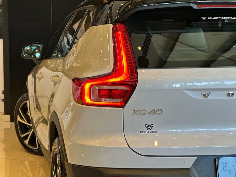 Volvo XC40 T-5 R-DESIGN 1.5 FWD (HÃ­brido) 2020/2021 CONCEPT MOTORS PASSO FUNDO / Carros no Vale