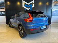 Volvo XC40 T-5 R-DESIGN 1.5 FWD (HÃ­brido) 2021/2021 CONCEPT MOTORS PASSO FUNDO / Carros no Vale