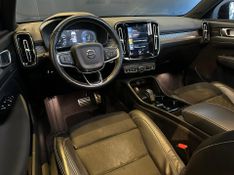 Volvo XC40 T-5 R-DESIGN 1.5 FWD (HÃ­brido) 2021/2021 CONCEPT MOTORS PASSO FUNDO / Carros no Vale