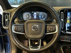 Volvo XC40 T-5 R-DESIGN 1.5 FWD (HÃ­brido) 2021/2021 CONCEPT MOTORS PASSO FUNDO / Carros no Vale