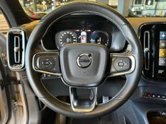 Volvo XC40 T-5 R-DESIGN 1.5 FWD (HÃ­brido) 2020/2021 CONCEPT MOTORS PASSO FUNDO / Carros no Vale