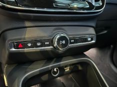 Volvo XC40 T-5 R-DESIGN 1.5 FWD (HÃ­brido) 2021/2021 CONCEPT MOTORS PASSO FUNDO / Carros no Vale