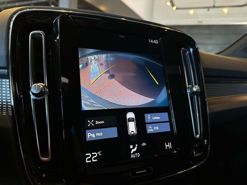 Volvo XC40 T-5 R-DESIGN 1.5 FWD (HÃ­brido) 2020/2021 CONCEPT MOTORS PASSO FUNDO / Carros no Vale