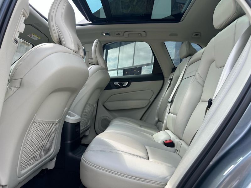 Volvo XC60 T-8 INSCRIPTION 2.0 (HÃ­brido) 2021/2021 CONCEPT MOTORS PASSO FUNDO / Carros no Vale