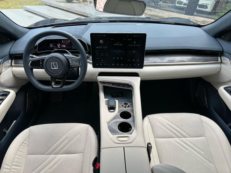 Zeekr 001 100 KW ELÃTRICO FLAGSHIP AWD 2024/2025 CONCEPT MOTORS PASSO FUNDO / Carros no Vale