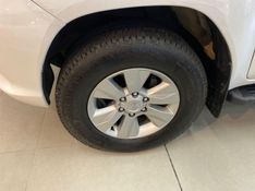 Toyota Hilux / CDSRVA4FD 2016/2016 ENZO MULTIMARCAS CAXIAS DO SUL / Carros no Vale