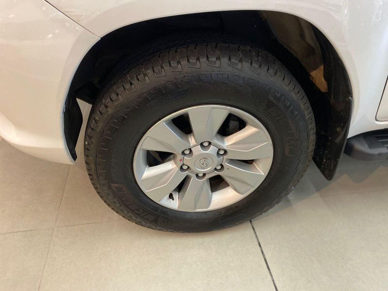 Toyota Hilux / CDSRVA4FD 2016/2016 ENZO MULTIMARCAS CAXIAS DO SUL / Carros no Vale