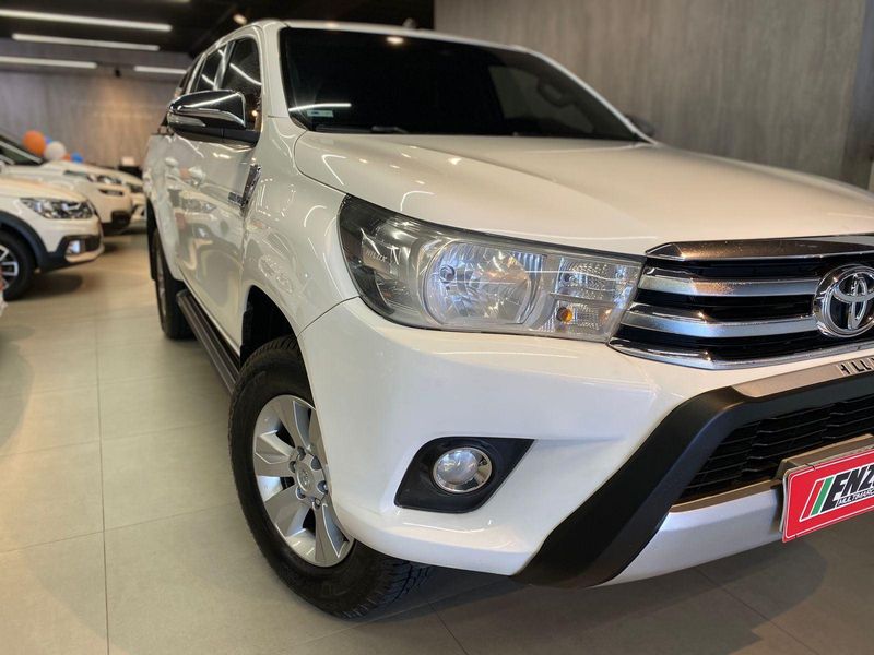 Toyota Hilux / CDSRVA4FD 2016/2016 ENZO MULTIMARCAS CAXIAS DO SUL / Carros no Vale