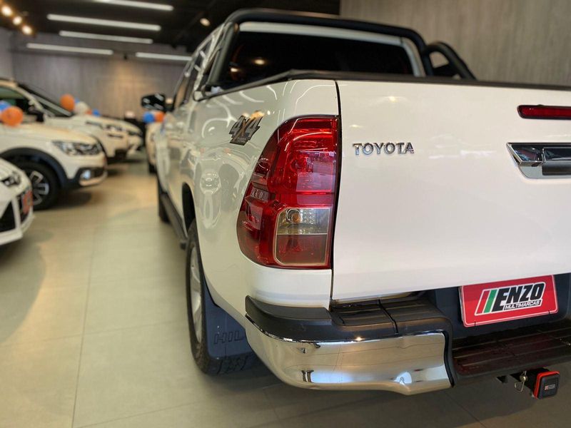 Toyota Hilux / CDSRVA4FD 2016/2016 ENZO MULTIMARCAS CAXIAS DO SUL / Carros no Vale