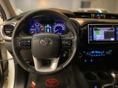 Toyota Hilux / CDSRVA4FD 2016/2016 ENZO MULTIMARCAS CAXIAS DO SUL / Carros no Vale