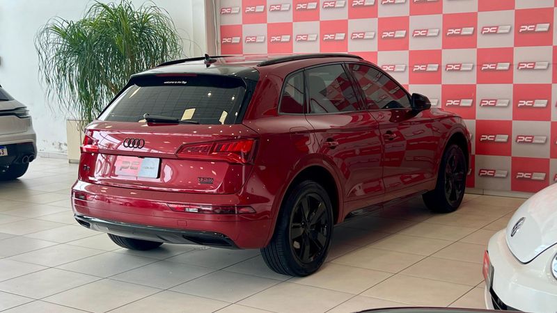 Audi Q5 Ambiente 2.0 TFSI Quattro S Tronic 2017/2018 PC VEÍCULOS SANTA CRUZ DO SUL / Carros no Vale
