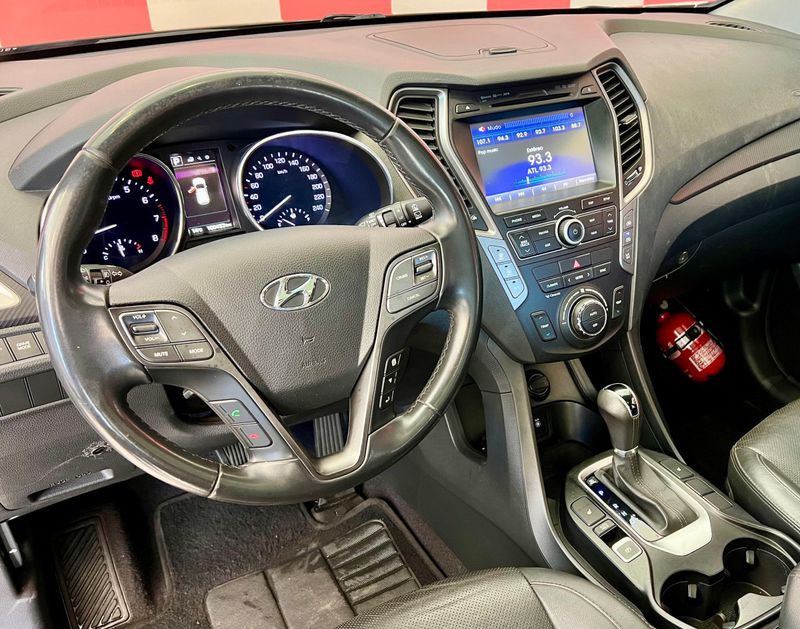 Hyundai Santa Fe/GLS 3.3 V6 4X4 Tiptronic 2015/2016 PC VEÍCULOS SANTA CRUZ DO SUL / Carros no Vale