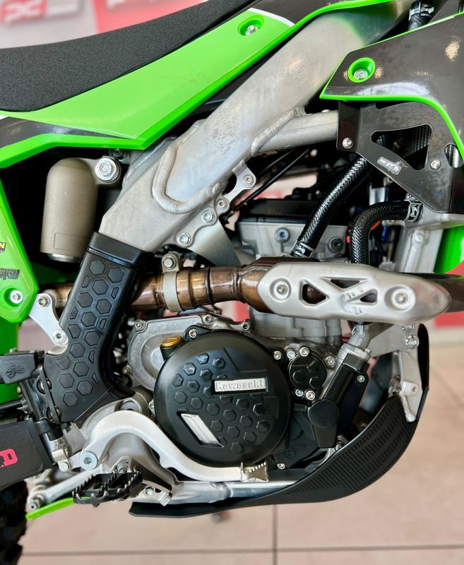 KAWASAKI KX 250/ 250 F 2023/2023 PC VEÍCULOS SANTA CRUZ DO SUL / Carros no Vale