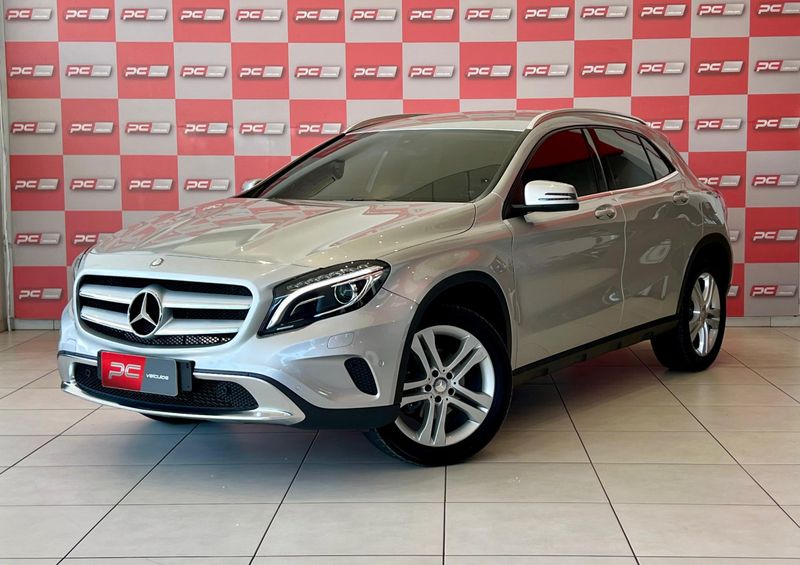 Mercedes-Benz GLA 200 Advance 1.6/ TB 16V 2017/2017 PC VEÍCULOS SANTA CRUZ DO SUL / Carros no Vale
