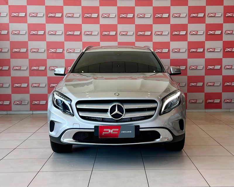 Mercedes-Benz GLA 200 Advance 1.6/ TB 16V 2017/2017 PC VEÍCULOS SANTA CRUZ DO SUL / Carros no Vale
