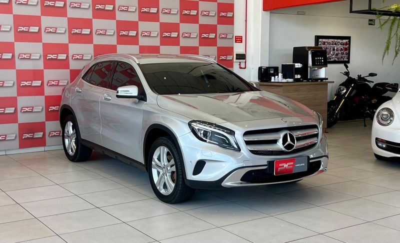 Mercedes-Benz GLA 200 Advance 1.6/ TB 16V 2017/2017 PC VEÍCULOS SANTA CRUZ DO SUL / Carros no Vale