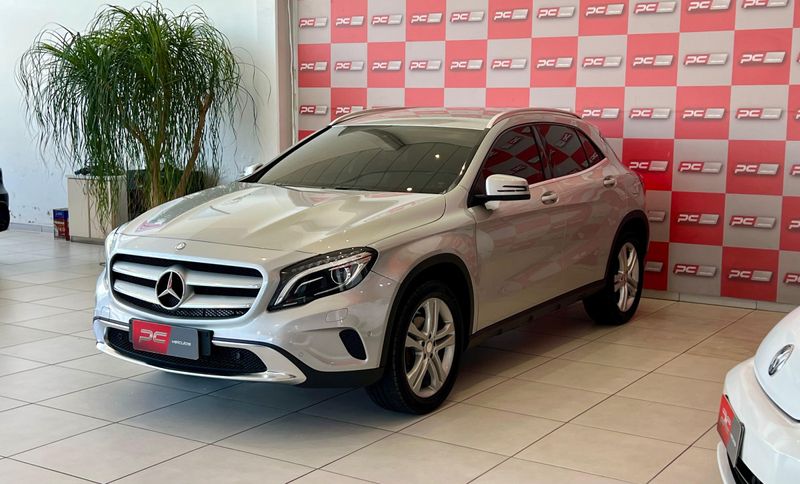 Mercedes-Benz GLA 200 Advance 1.6/ TB 16V 2017/2017 PC VEÍCULOS SANTA CRUZ DO SUL / Carros no Vale