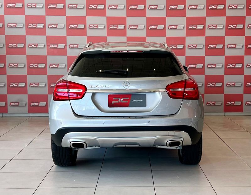 Mercedes-Benz GLA 200 Advance 1.6/ TB 16V 2017/2017 PC VEÍCULOS SANTA CRUZ DO SUL / Carros no Vale
