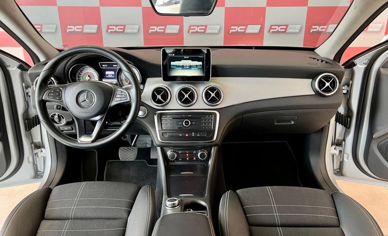 Mercedes-Benz GLA 200 Advance 1.6/ TB 16V 2017/2017 PC VEÍCULOS SANTA CRUZ DO SUL / Carros no Vale