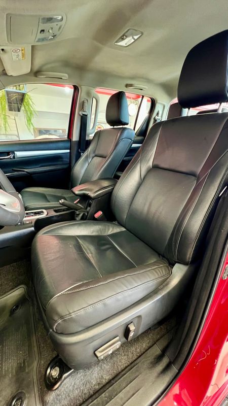 Toyota Hilux CD SRX 4×4 2.8 TDI 16V 2017/2017 PC VEÍCULOS SANTA CRUZ DO SUL / Carros no Vale