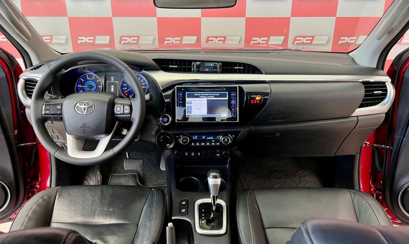 Toyota Hilux CD SRX 4×4 2.8 TDI 16V 2017/2017 PC VEÍCULOS SANTA CRUZ DO SUL / Carros no Vale