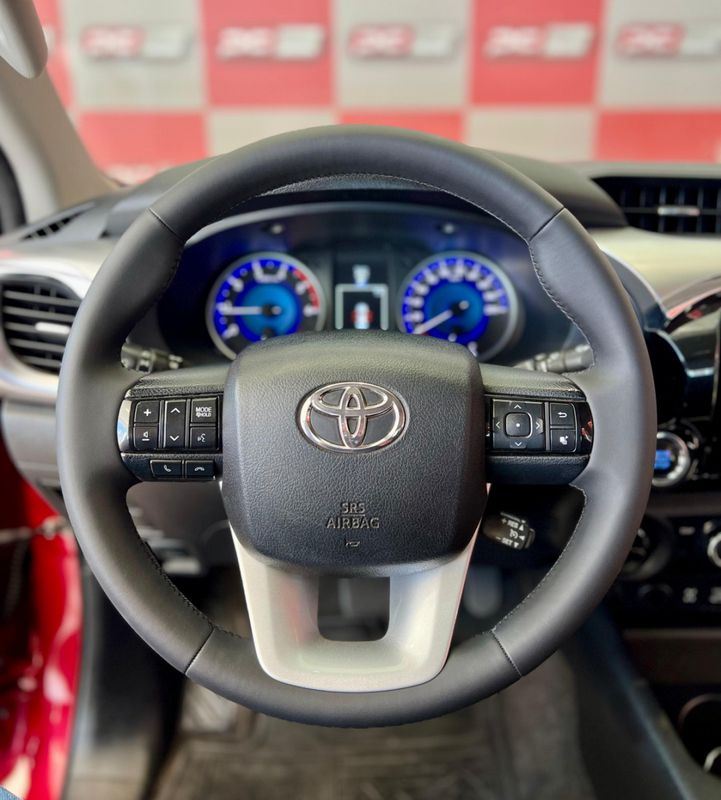 Toyota Hilux CD SRX 4×4 2.8 TDI 16V 2017/2017 PC VEÍCULOS SANTA CRUZ DO SUL / Carros no Vale