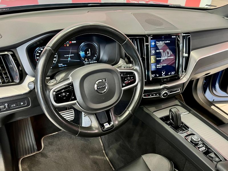 Volvo XC 60 T-8 HÍBRIDO R-DESIGN 2.0 2019/2020 PC VEÍCULOS SANTA CRUZ DO SUL / Carros no Vale