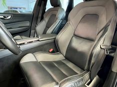 Volvo XC 60 T-8 HÍBRIDO R-DESIGN 2.0 2019/2020 PC VEÍCULOS SANTA CRUZ DO SUL / Carros no Vale