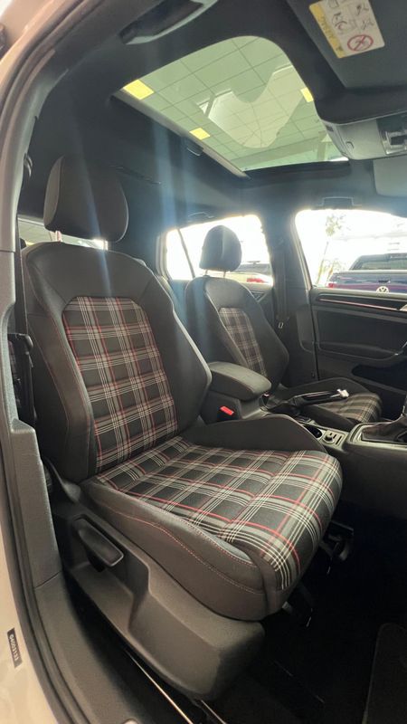 VOLKSWAGEN Golf GTi 2.0 TSI 220cv 2016/2016 PC VEÍCULOS SANTA CRUZ DO SUL / Carros no Vale