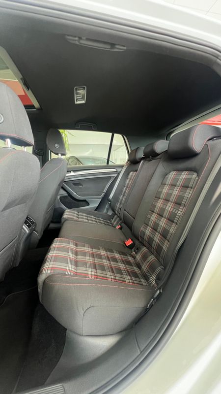 VOLKSWAGEN Golf GTi 2.0 TSI 220cv 2016/2016 PC VEÍCULOS SANTA CRUZ DO SUL / Carros no Vale