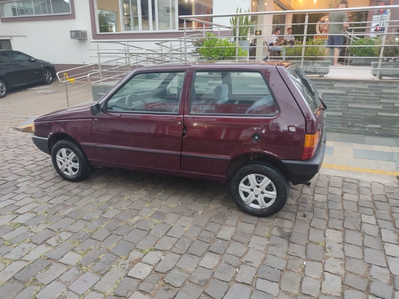 FIAT UNO MILLE EX 1.0 2000/2000 ALTERNATIVA VEÍCULOS LAJEADO / Carros no Vale