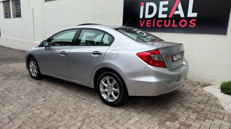 HONDA CIVIC SEDAN EXS /2013 IDEAL VEÍCULOS LAJEADO / Carros no Vale