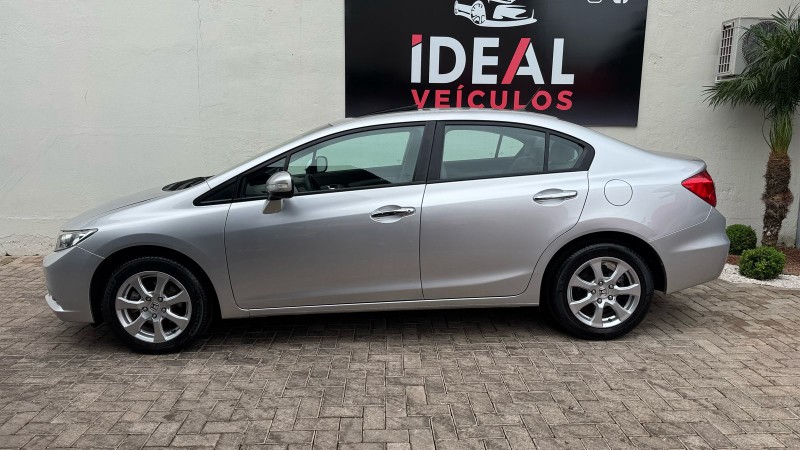 HONDA CIVIC SEDAN EXS /2013 IDEAL VEÍCULOS LAJEADO / Carros no Vale