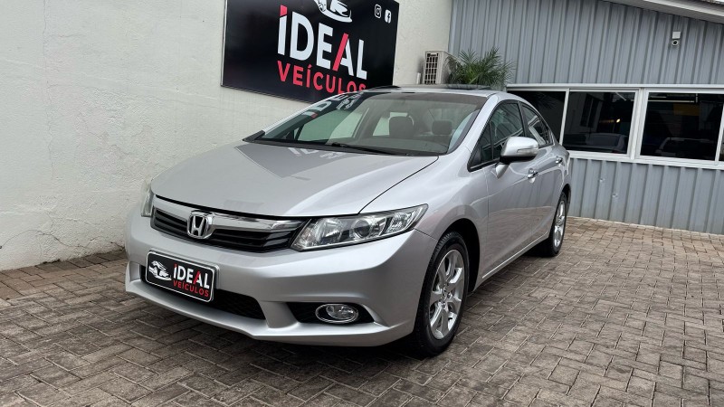 HONDA CIVIC SEDAN EXS /2013 IDEAL VEÍCULOS LAJEADO / Carros no Vale