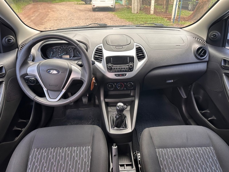 FORD KA 1.5 SE SEDAN 12V 2020/2021 MENEGHINI VEÍCULOS ARROIO DO MEIO / Carros no Vale