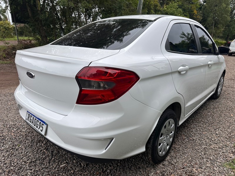 FORD KA 1.5 SE SEDAN 12V 2020/2021 MENEGHINI VEÍCULOS ARROIO DO MEIO / Carros no Vale