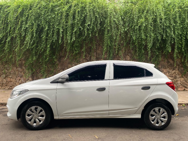 CHEVROLET ONIX 1.0 JOY 2017/2018 ESTAÇÃO DO CARRO ESTRELA / Carros no Vale
