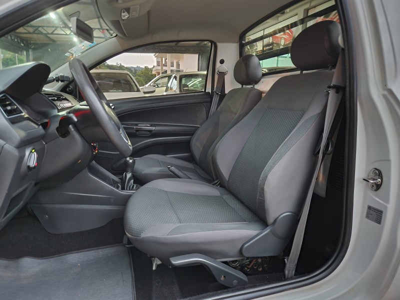 VOLKSWAGEN SAVEIRO ROBUST 1.6 8V CS 2021/2022 TS VEÍCULOS ANTA GORDA / Carros no Vale