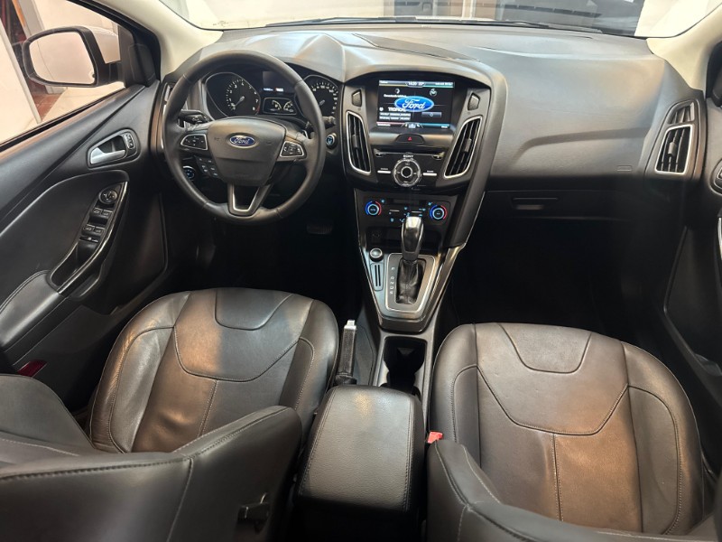 FORD FOCUS TITA/TITA PLUS 2.0 2016/2016 LUCAS AUTOMÓVEIS BOM RETIRO DO SUL / Carros no Vale