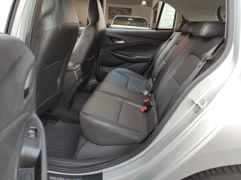 CHEVROLET ONIX PREMIER 2 2020/2020 ROSAUTO VEÍCULOS VENÂNCIO AIRES / Carros no Vale
