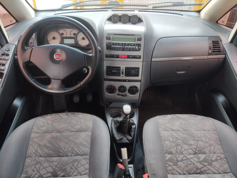 FIAT IDEA ADVENTURE LOCKER 1.8 2009/2010 ALTERNATIVA VEÍCULOS LAJEADO / Carros no Vale