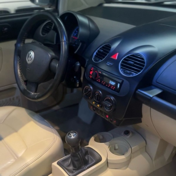 VOLKSWAGEN NEW BEETLE 2.0 MI 8V 2010/2010 JM AUTOMÓVEIS VENÂNCIO AIRES / Carros no Vale