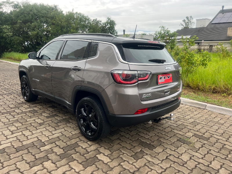 JEEP COMPASS 2.0 LONGITUDE 4X4 2021/2021 ELY AUTOMÓVEIS LAJEADO / Carros no Vale