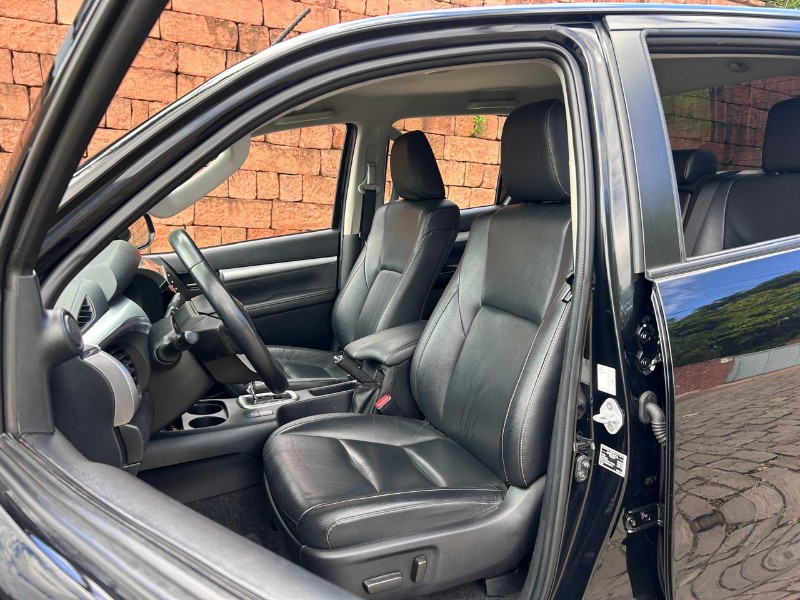 TOYOTA HILUX 2.8 D-4D TURBO DIESEL CD SRV 4X4 AUTOMÁTICO 2022/2022 LS MULTIMARCAS VENÂNCIO AIRES / Carros no Vale