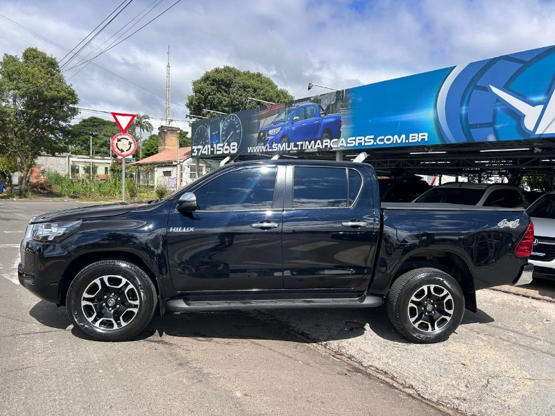 TOYOTA HILUX 2.8 D-4D TURBO DIESEL CD SRV 4X4 AUTOMÁTICO 2022/2022 LS MULTIMARCAS VENÂNCIO AIRES / Carros no Vale