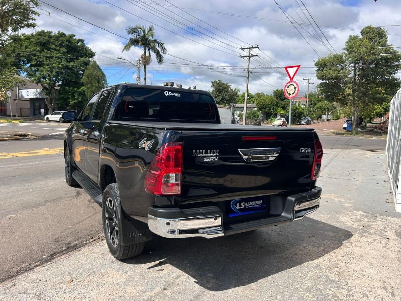 TOYOTA HILUX 2.8 D-4D TURBO DIESEL CD SRV 4X4 AUTOMÁTICO 2022/2022 LS MULTIMARCAS VENÂNCIO AIRES / Carros no Vale